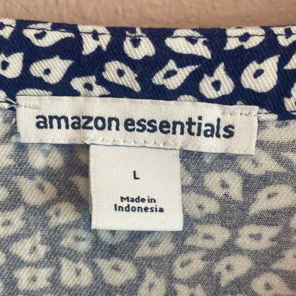 Amazon Essentials top, Size L - Picture 3 of 7